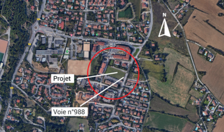 Image aérienne avec orientation nord, le projet et le numéro de la voie